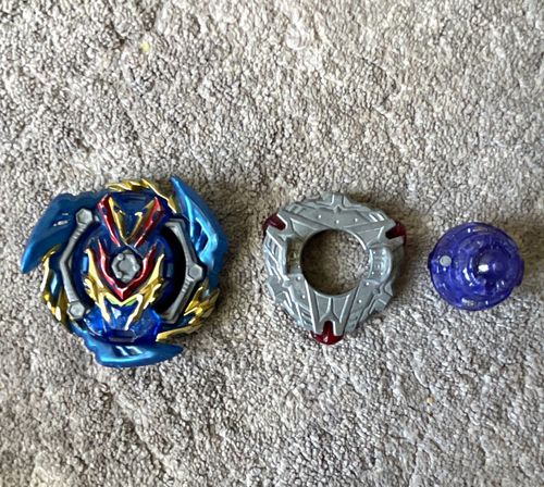 B-134 Slash Valkyrie Beyblade Burst Takara Tomy — image 1