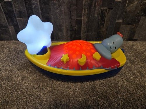 In The Night Garden Igglepiggle Bedtime Star Projector Night Light Musical Toy
