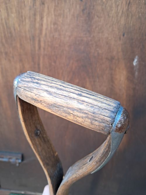 Vintage Elwell Garden Spade Garden Border Spade Tool Wooden Y Handle. (#403) — image 6
