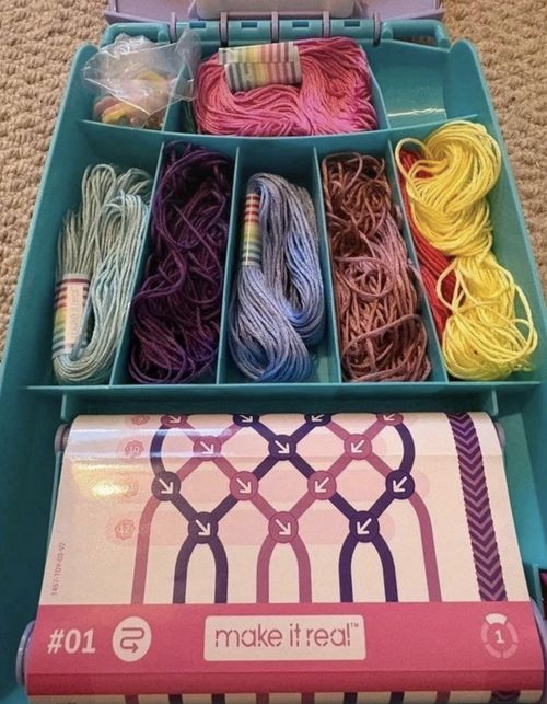 Make It Real Friendship Bracelet Maker Kit 1457 Craft Set 8+ — image 5