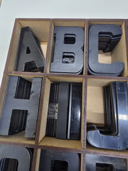 4D NUMBER PLATE LETTERS NUMBER PLATES/SIGNS self peel adhesive 3mm GLOSS BLACK — image 4