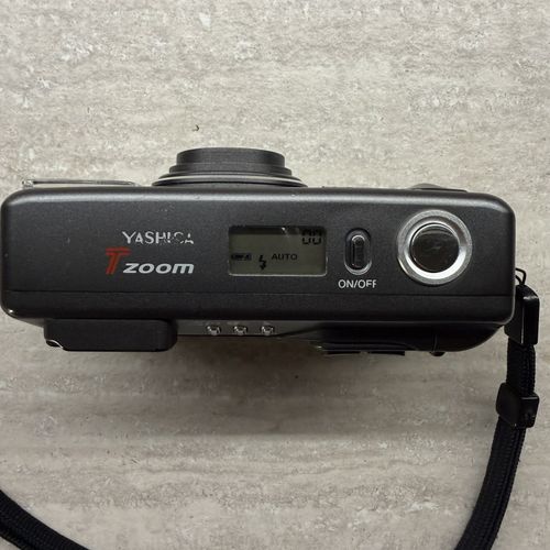 Yashica T Zoom P&S Camera Carl Zeiss Vario Tessar 28-70 [fully tested] — image 4