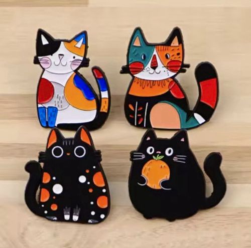 Enamel pin/ lapel badge set of 4. Multicolour cats, character theme — image 1