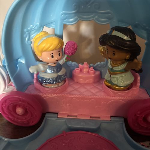 Fisher-Price Little People Princess Carriage Playset with Cinderella & jasmine  — image 13