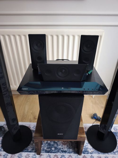 SONY Blu- Ray/DVD Home Theatre System Surround 5.1 BDV-E4100 1000 Watt — image 2