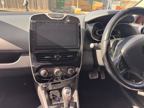 Renault, CLIO, Hatchback, 2015, Semi-Auto, 1197 (cc), 5 doors — image 9