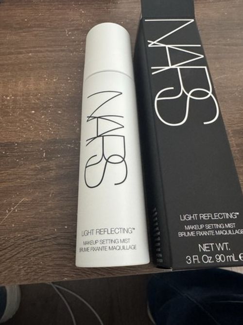 Nars Light Reflecting Make Up Setting Spray 90ml. Brand New
