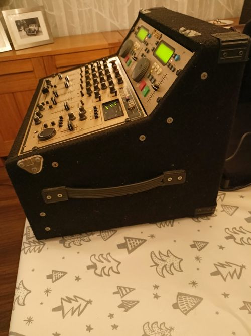 Classic DJ unit with Numark CDN-34 and DM1885X - Complete With Carry Case — image 8