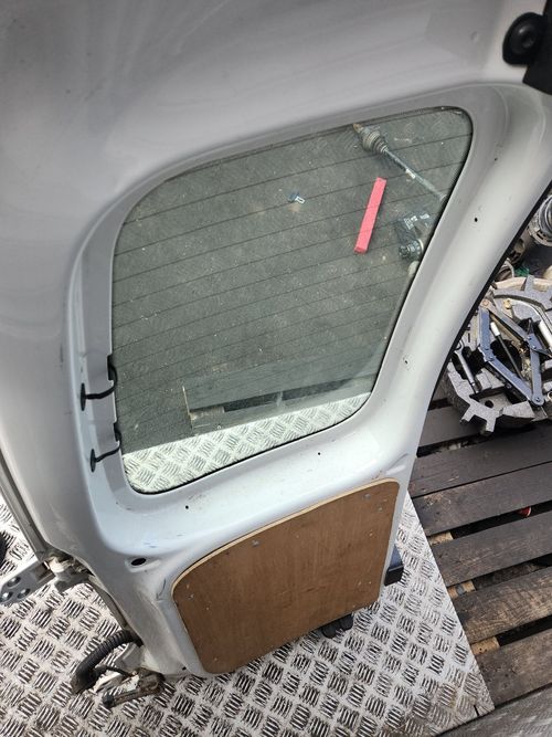 VOLKSWAGEN CADDY REAR VAN DOOR DRIVER SIDE WHITE 2015-2020 — image 15
