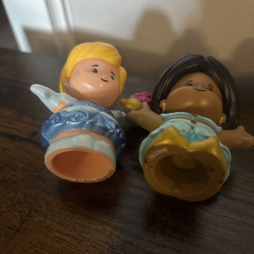 Fisher-Price Little People Princess Carriage Playset with Cinderella & jasmine  — image 6