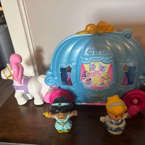 Fisher-Price Little People Princess Carriage Playset with Cinderella & jasmine 