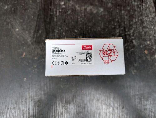 Danfoss AME 110 NL Modulating Actuator 24V 082H8057 — image 1