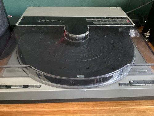 Technics Quartz Direct Drive Automatic Turntable System SL-7 Record Player