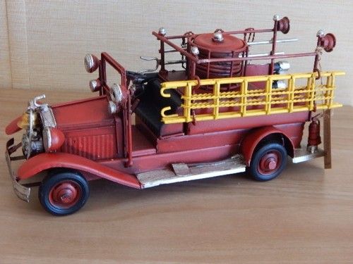 Decorative Vintage Style Tin Metal Fire Engine Truck Model Ornament Sculpture