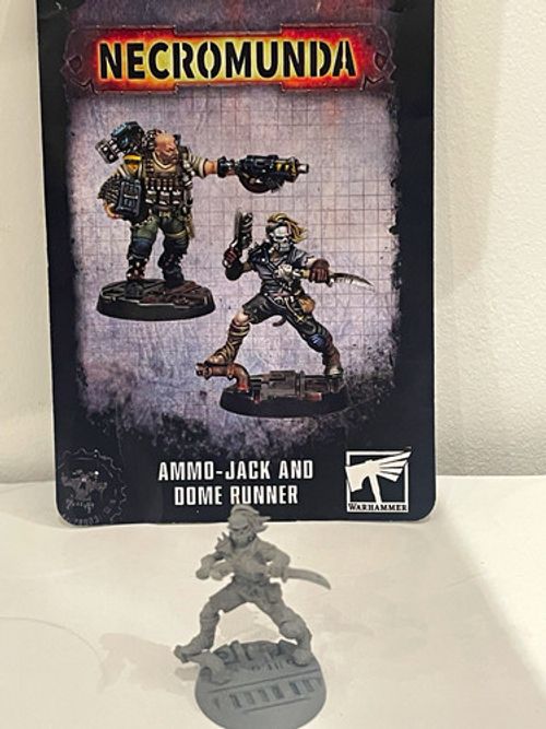Necromunda Dome Runner - built and primed. Hanger On - Games Workshop
