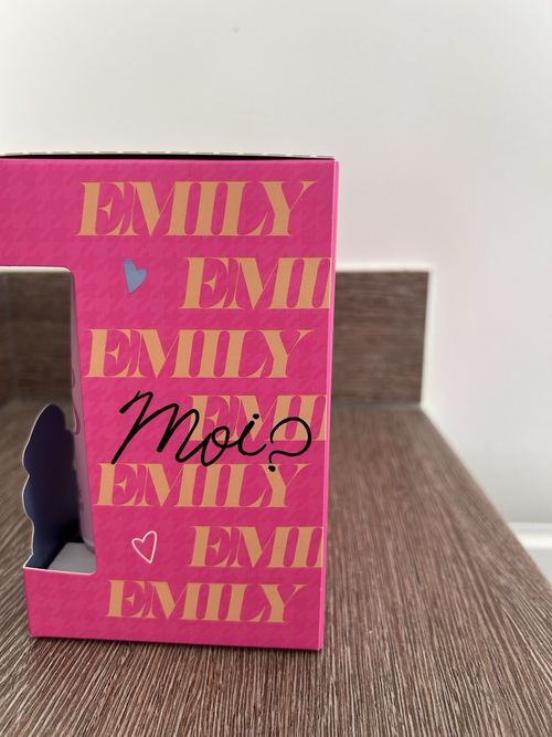 Emily in Paris Travel Mug Gift Set Bath & Shower Gel + Body Lotion 65ml Roses — image 8
