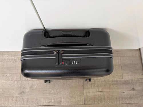 Cabin Size Hard Samsonite Suitcase in Black with Built in TSA Lock — image 6