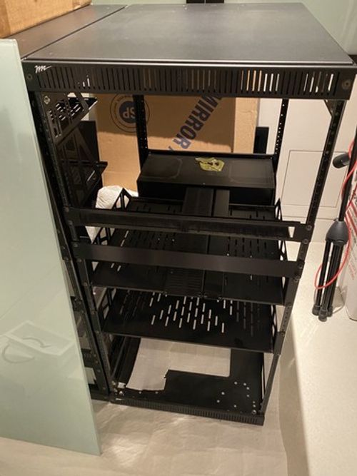 Middle Atlantic Rack 26in Excellent Condition!