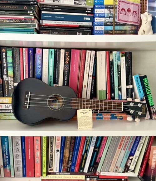 Mad About Black SU8 Soprano Ukulele Bundle (bag, tuner, strap)
