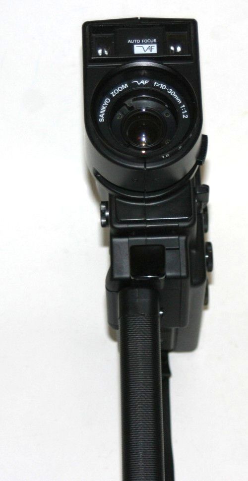 SANKYO XL-320 Supertronic super 8 Movie Camera with Accessories — image 4