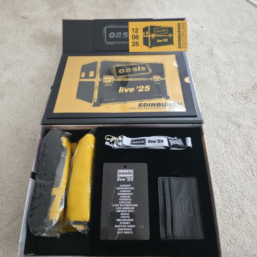 Official Oasis Live '25 VIP Limited Edition Collector's Box Edinburgh 12.08.2025 — image 3