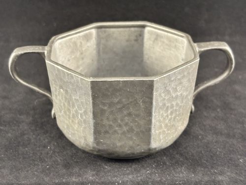 Tudric Pewter Arts & Crafts Two-Handled Octagonal Bowl "Domus Dei 1931-32" — image 4