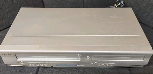 Funai DBVR-5500 VHS/DVD Recorder Combo Player Main Unit TESTED  — image 2