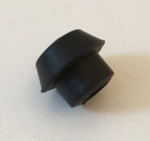Brand New RENAULT 5 GT TURBO RADIATOR LOWER MOUNTING RUBBER SUPPORT x 1 Pce