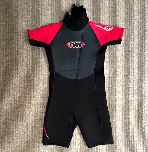 TWF Children's Shorties Wetsuit Shortie Size 1/0 Black/Red age 7/8