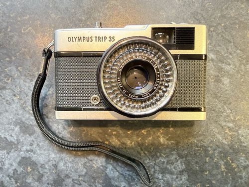 Olympus Trip 35 35mm Film Camera Silver/Black with Wrist Strap — image 3