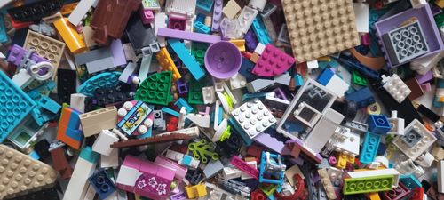 Genuine Lego Friends Girls Bundle 1kg-1000 Mixed Bricks Parts Pieces+2 Figures — image 8