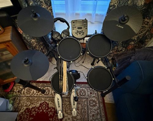 Alesis Nitro Mesh 8-Piece Electronic Drum Kit w/ Sennheiser HD 280 headphones