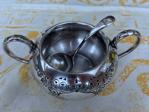 Silver-plated antique teapot set with matching sugar bowl and milk jug — image 8