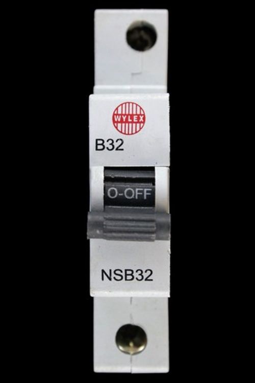 WYLEX 32 AMP CURVE B 6kA MCB CIRCUIT BREAKER NSB32