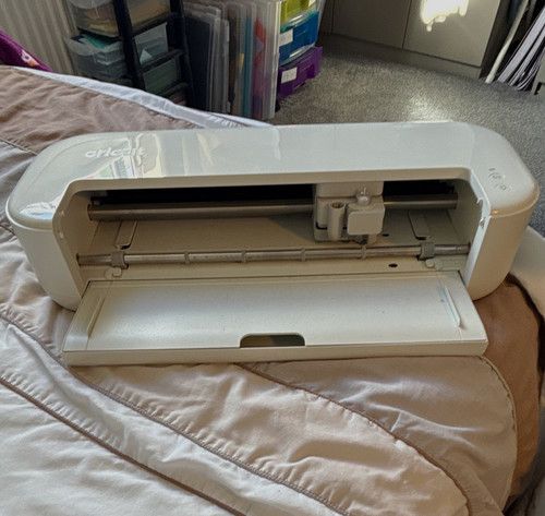 Cricut explore 5 hardly used
