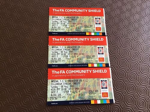 FA Community Shield 2004 Arsenal V Manchester United + 3x Tickets + Programme — image 2