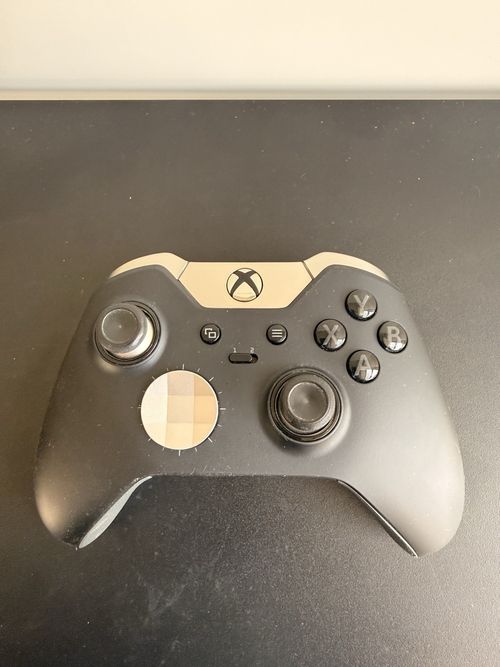 Microsoft Xbox Elite Series 1 Wireless Controller with Complete Carry Case — image 5