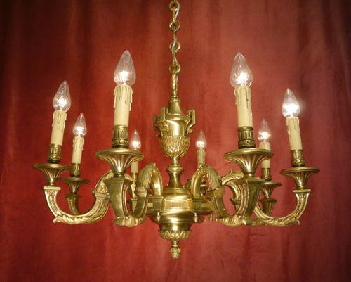 Elegant French 8-Light Classical Chandelier in Solid Brass Ø 30" — image 1