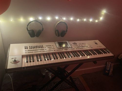 Korg Pa2X Pro 61-Key Digital Keyboard Synthesiser, USB, Faders, Display — image 2
