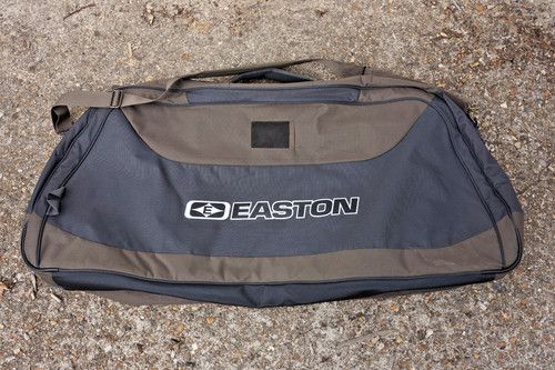 EASTON BOW GO 4118 ARCHERY/RECURVE BAG WITH OUTER POCKETS AND SHOULDER STRAP
