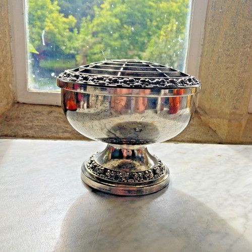 Vintage IANTHE Silver Plated Rose Bowl with inner holder