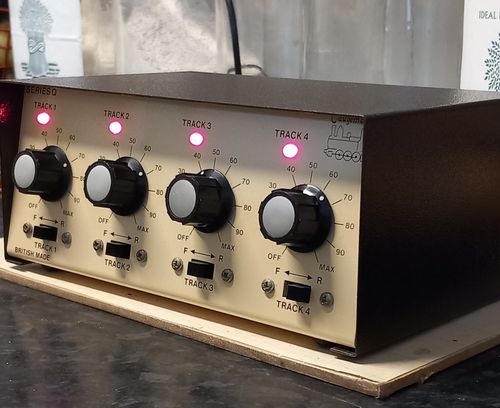 Gaugemaster Q Four Tracks Boxed Controller Transformer VGC Guaranteed See Video — image 10