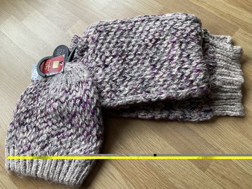 Marks & Spencer M&S  Knitted Ladies Purple Mix Hat Scarf Set Acrylic chunky Knit — image 1