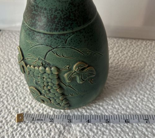 Vintage Decorative Ceramic Vase Jar Glazed Finish Molded Leaf Pattern Rare — image 10