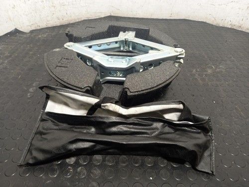 TOYOTA RAV 4 Jack/Toolkit 2019-2025 0911142051