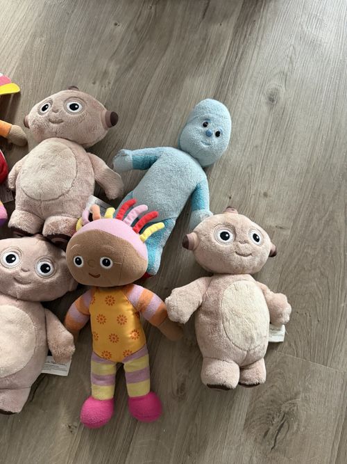 BBC In the Night Garden 7 Plush Soft Toy Bundle Igglepiggle Upsy Daisy — image 3