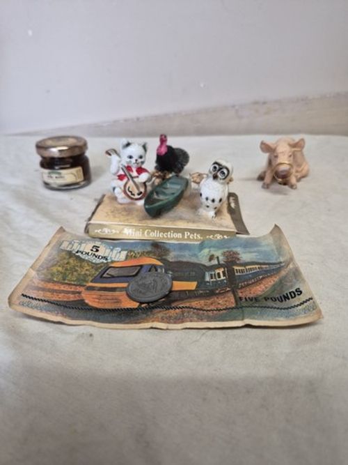 The Owl And The Pussy cat Tableau. Incl Turkey,piggy with Ring, Honey And Money.