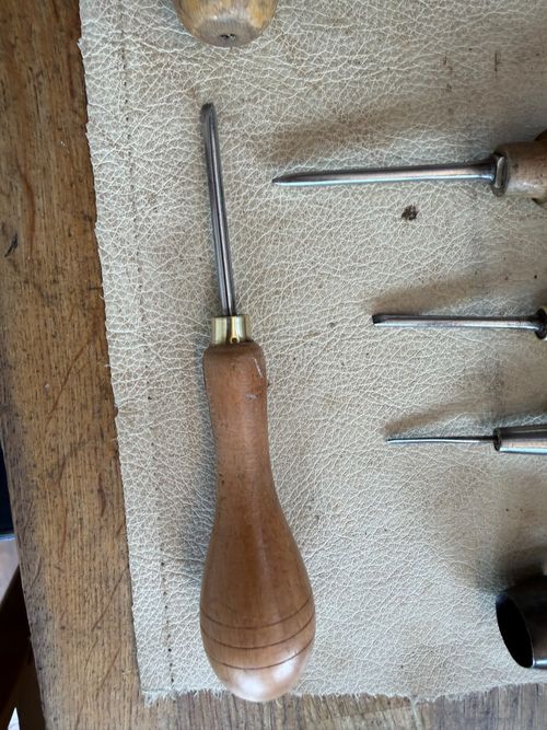 VINTAGE UPHOLSTERY/LEATHER WORKERS TOOLS  — image 3