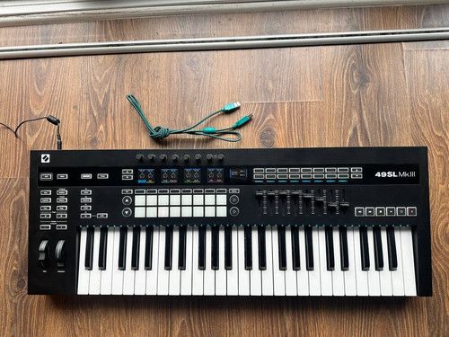 Novation 49SL MkIII 49-Key MIDI/CV Keyboard Controller & Step Sequencer, Boxed