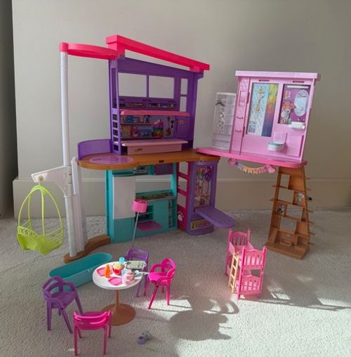 Barbie Vacation House Dollhouse Playset and Accessories